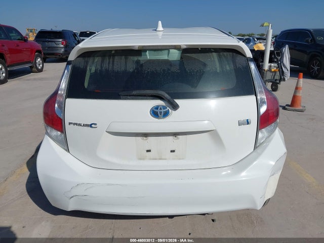 46003012 :رقم المزاد ، JTDKDTB36F1101245 vin ، 2015 Toyota Prius C Two مزاد بيع