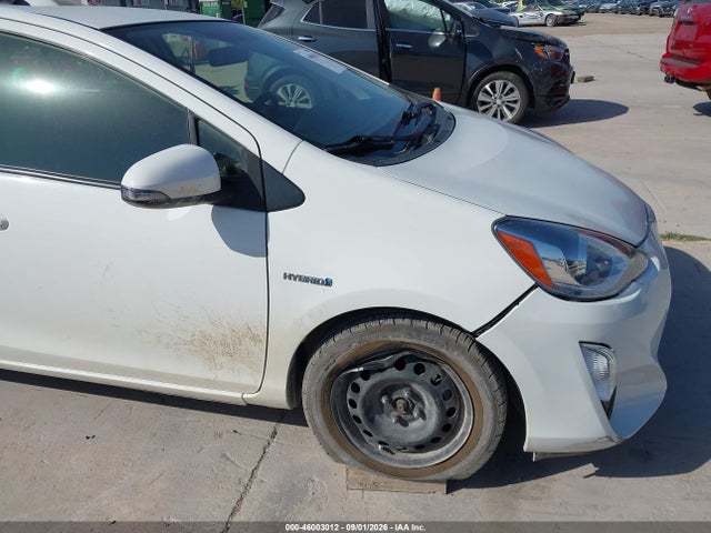 46003012 :رقم المزاد ، JTDKDTB36F1101245 vin ، 2015 Toyota Prius C Two مزاد بيع