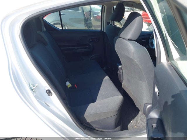 46003012 :رقم المزاد ، JTDKDTB36F1101245 vin ، 2015 Toyota Prius C Two مزاد بيع