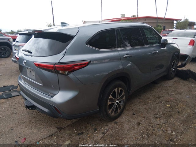 Toyota Highlander Xle 2021 5TDHZRAH4MS043244 Image 4