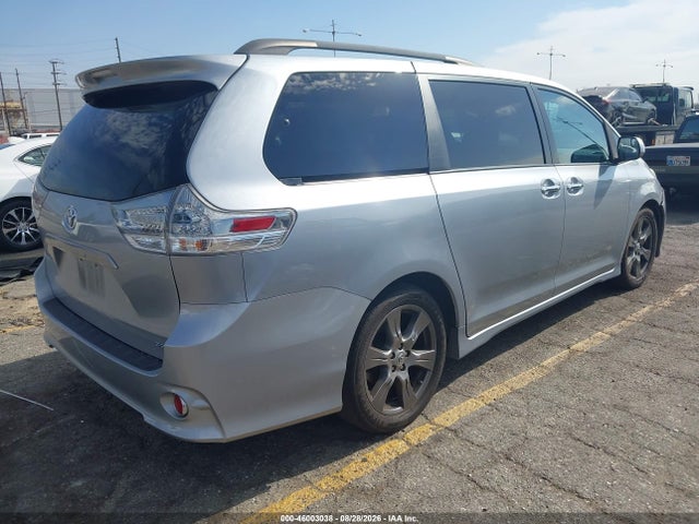 Toyota Sienna Se 8 Passenger 2017 5TDXZ3DC7HS847875 Image 4
