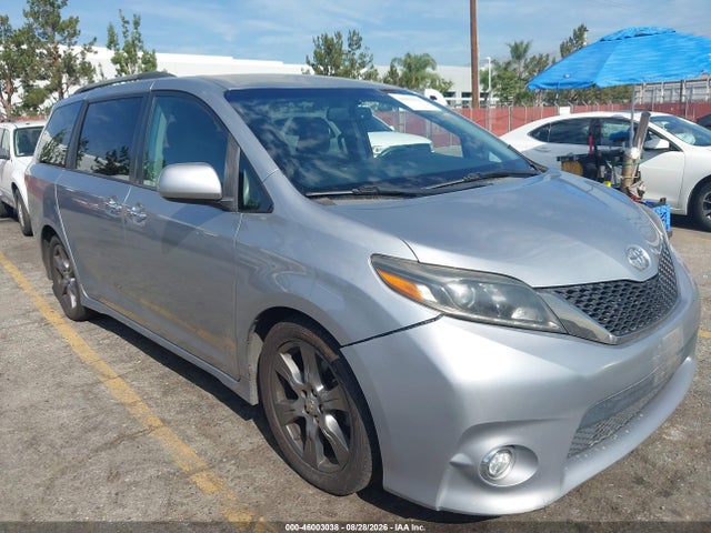 Toyota Sienna Se 8 Passenger 2017 5TDXZ3DC7HS847875 Image 6