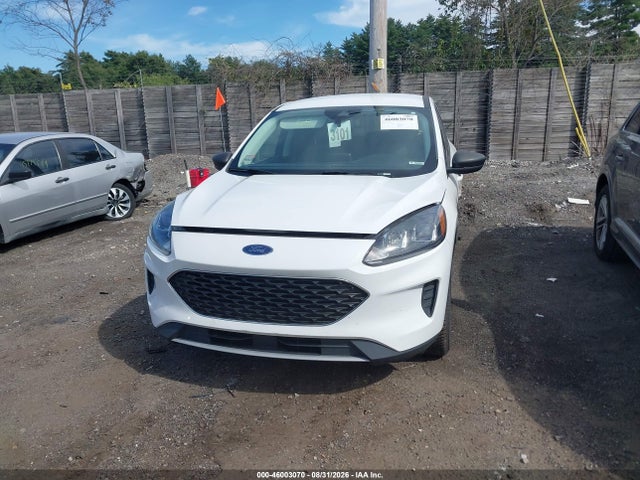 1FMCU9G64NUA44241 Ford ESCAPE SE