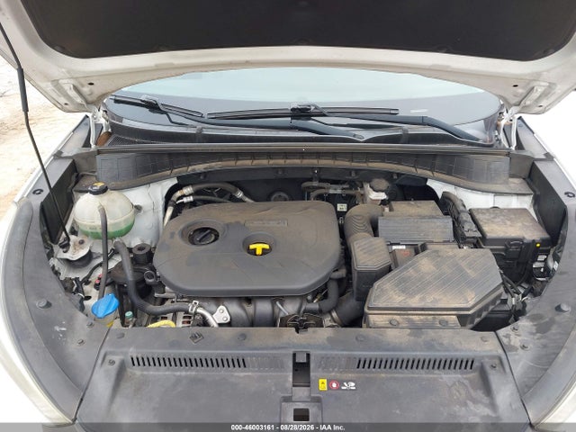 KM8J33A42GU102171 Hyundai TUCSON SE