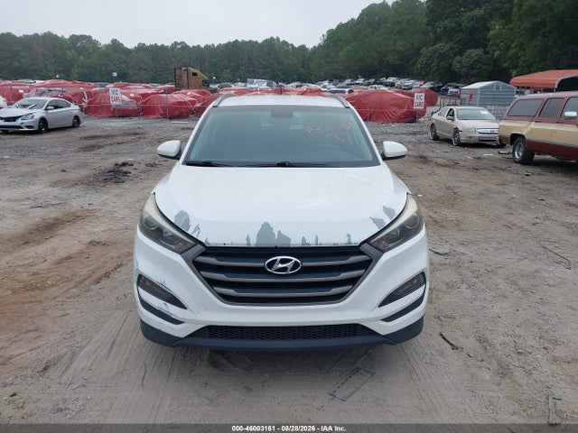 KM8J33A42GU102171 Hyundai TUCSON SE