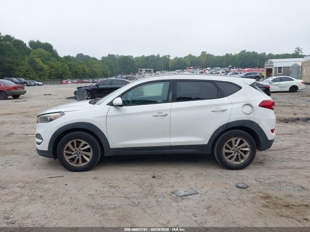 KM8J33A42GU102171 Hyundai TUCSON SE