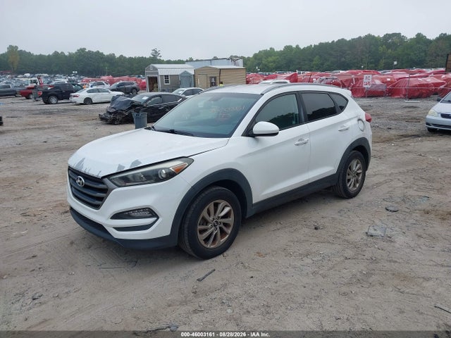 KM8J33A42GU102171 Hyundai TUCSON SE