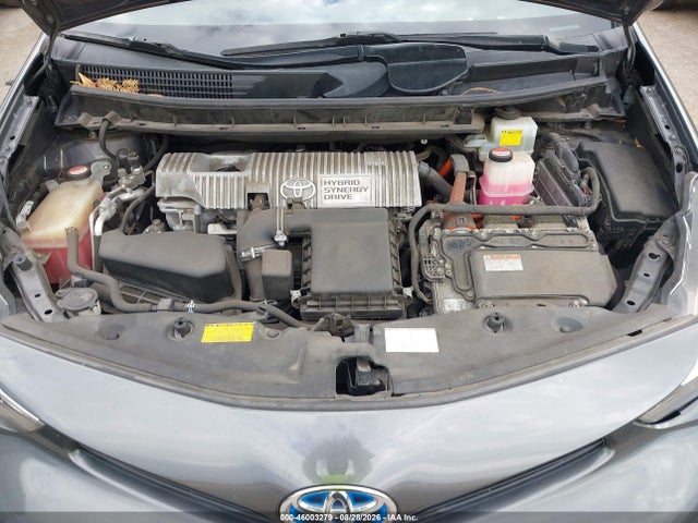 JTDZN3EU8FJ031179 Toyota Prius V Three