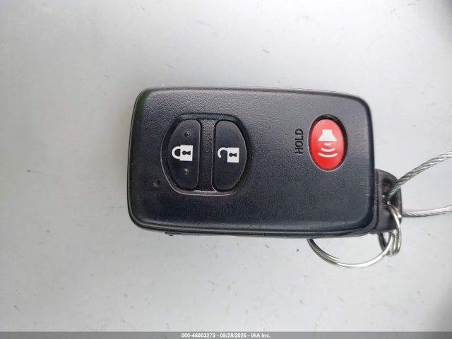 JTDZN3EU8FJ031179 Toyota Prius V Three