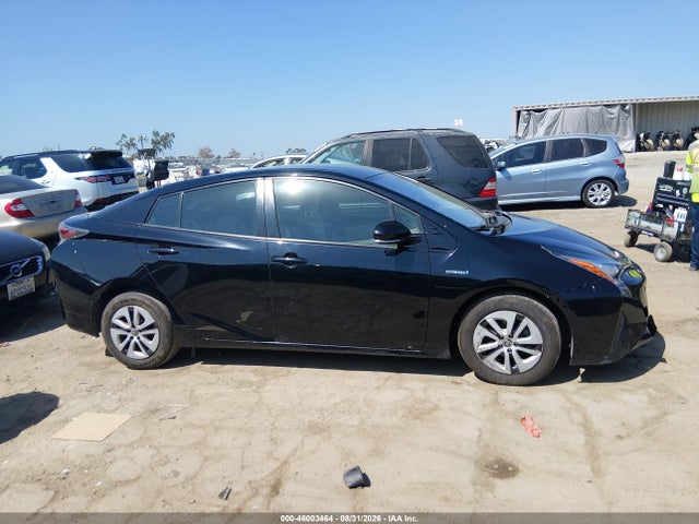 Toyota Prius Three 2018 JTDKARFU2J3549445 Image 13