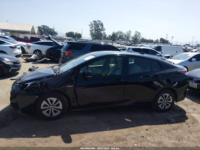Toyota Prius Three 2018 JTDKARFU2J3549445 Image 14