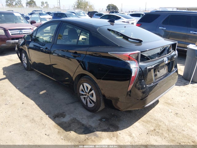 Toyota Prius Three 2018 JTDKARFU2J3549445 Image 3
