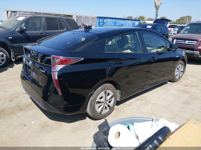 Toyota Prius Three 2018 JTDKARFU2J3549445 Image 4