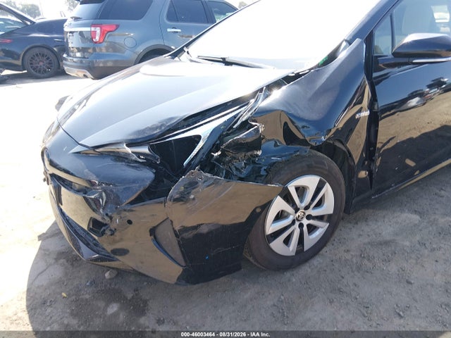 Toyota Prius Three 2018 JTDKARFU2J3549445 Image 6
