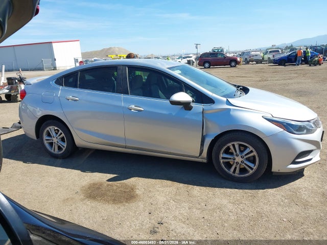 1G1BE5SMXJ7116976 Chevrolet Cruze Lt Auto