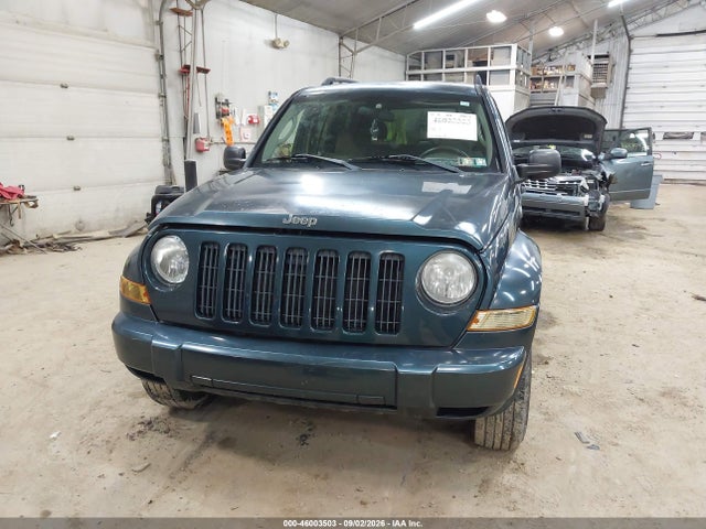 46003503 :رقم المزاد ، 1J4GL38K85W697980 vin ، 2005 Jeep Liberty Renegade مزاد بيع