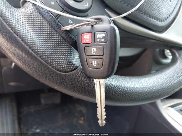 2016 Toyota Corolla Le მანქანა იყიდება აუქციონზე, vin: 2T1BURHE5GC667860, აუქციონის ნომერი: 46003551