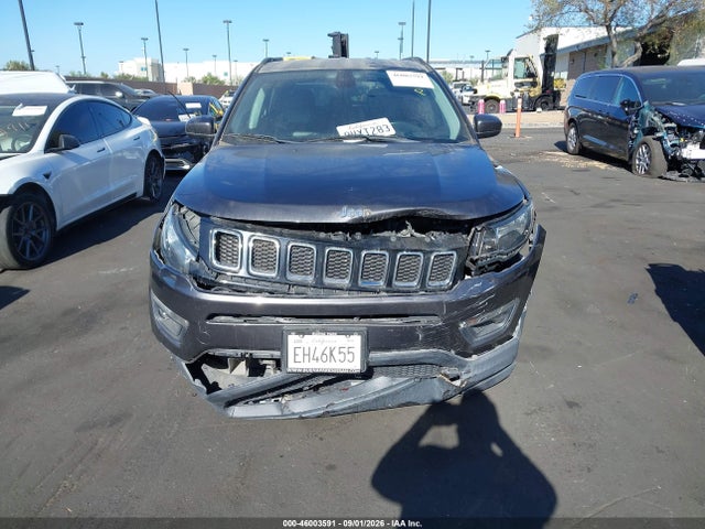 3C4NJCBB4JT411635 Jeep Compass Latitude