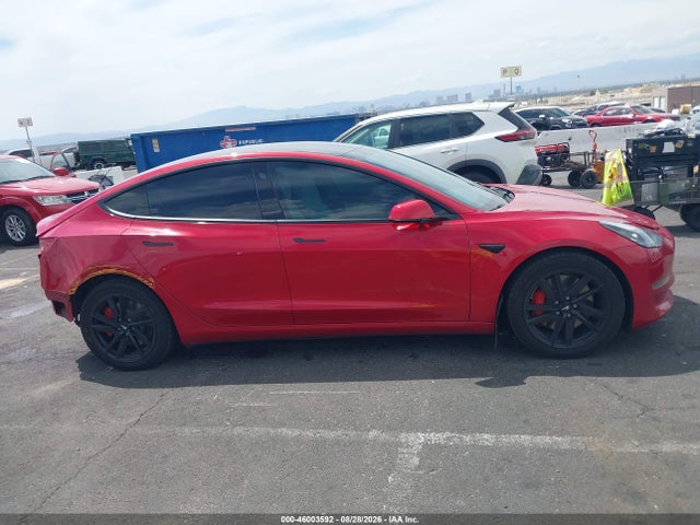 46003592 :رقم المزاد ، 5YJ3E1EC3MF925662 vin ، 2021 Tesla Model 3 Performance Dual Motor All-wheel Drive مزاد بيع