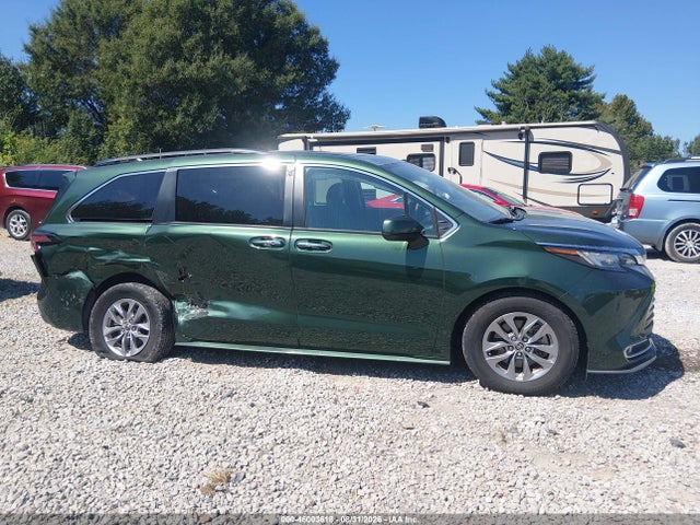 Toyota SIENNA XLE 2022 5TDYRKEC8NS127994 Image 13