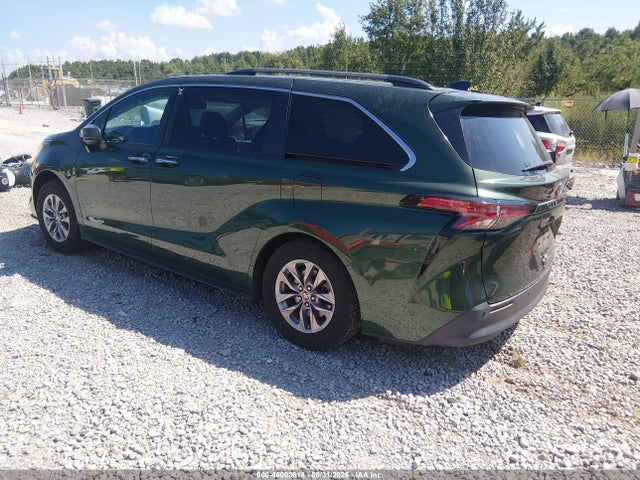 Toyota SIENNA XLE 2022 5TDYRKEC8NS127994 Image 3