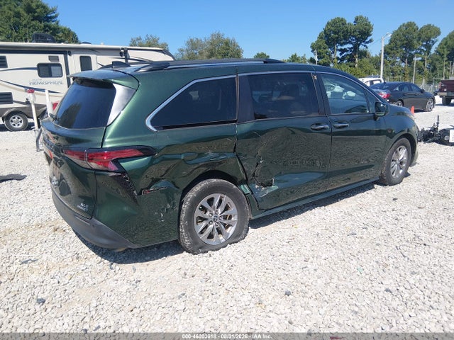 Toyota SIENNA XLE 2022 5TDYRKEC8NS127994 Image 4