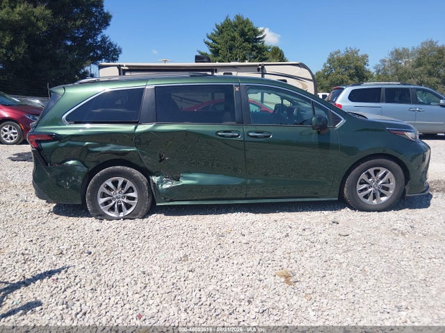 Toyota SIENNA XLE 2022 5TDYRKEC8NS127994 Image 6