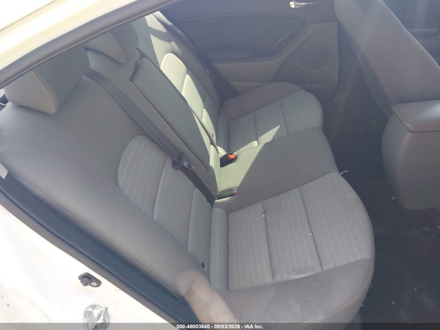 46003640 :رقم المزاد ، KNAFX4A86F5283952 vin ، 2015 Kia Forte Ex مزاد بيع