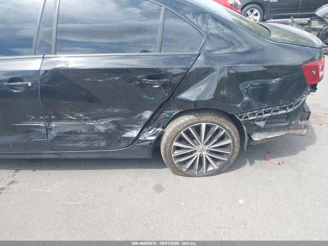 3VWD17AJ2GM282693 Volkswagen Jetta 1.8t Sport