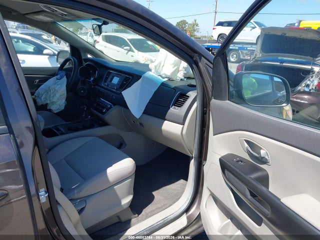 KIA SEDONA LX 2016 KNDMB5C19G6182494 Image 5