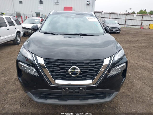 46003748 :رقم المزاد ، 5N1AT3BB6MC817940 vin ، 2021 Nissan Rogue Sv Intelligent Awd مزاد بيع