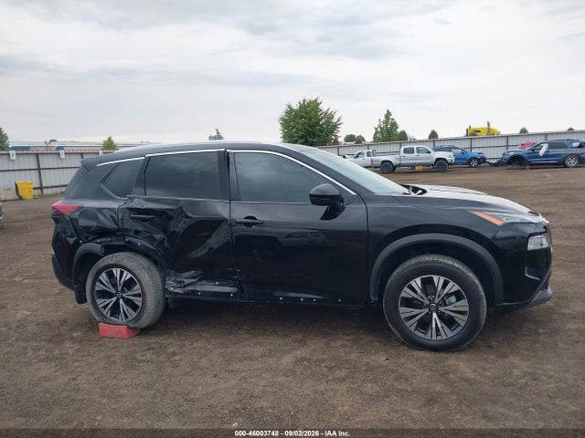 46003748 :رقم المزاد ، 5N1AT3BB6MC817940 vin ، 2021 Nissan Rogue Sv Intelligent Awd مزاد بيع