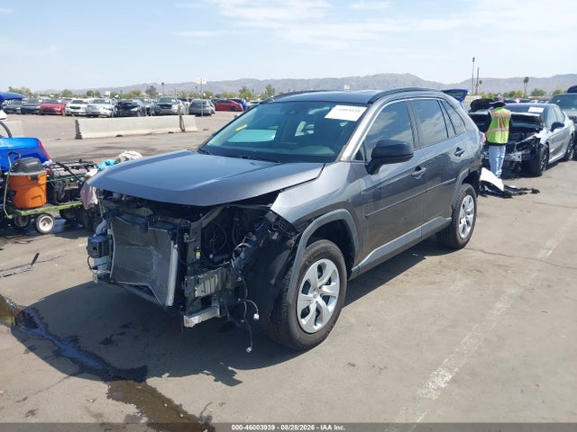 Toyota RAV4 LE 2021 2T3H1RFV1MC169972 Image 2