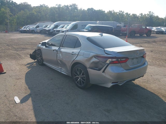 46004008 :رقم المزاد ، 4T1G11AK1MU438506 vin ، 2021 Toyota Camry Se مزاد بيع