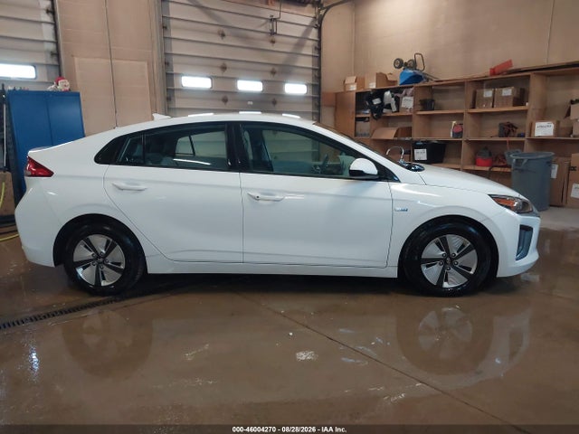 Продажа на аукционе авто 2020 Hyundai Ioniq Hybrid Blue, vin: KMHC65LC3LU233071, номер лота: 46004270