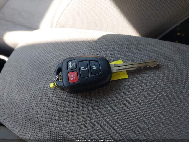 2015 Toyota Corolla Le მანქანა იყიდება აუქციონზე, vin: 2T1BURHE1FC266546, აუქციონის ნომერი: 46004271