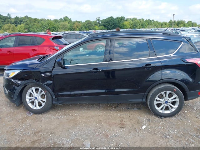 Продажа на аукционе авто 2018 Ford Escape Se, vin: 1FMCU0GD0JUD34450, номер лота: 46004345