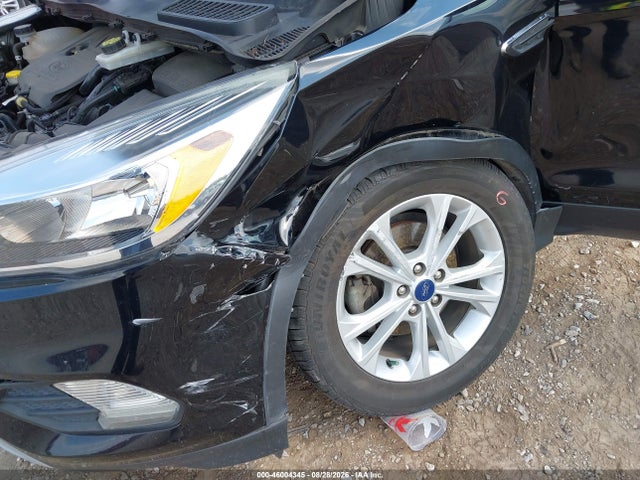 Продажа на аукционе авто 2018 Ford Escape Se, vin: 1FMCU0GD0JUD34450, номер лота: 46004345