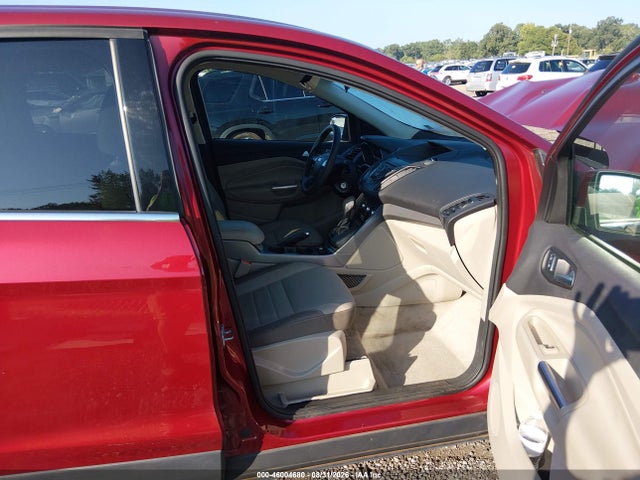 46004680 :رقم المزاد ، 1FMCU0GX7FUC85412 vin ، 2015 Ford Escape Se مزاد بيع