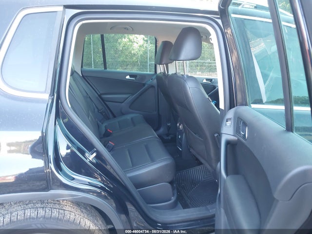 WVGAV3AX4EW528918 Volkswagen TIGUAN SE