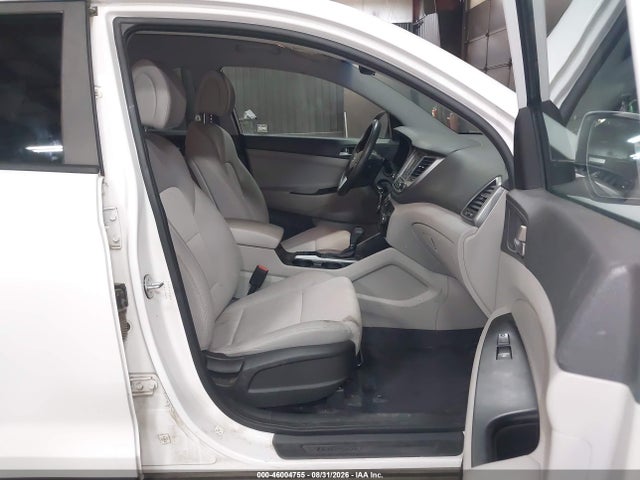 Hyundai TUCSON SE 2018 KM8J2CA46JU655772 Image 5
