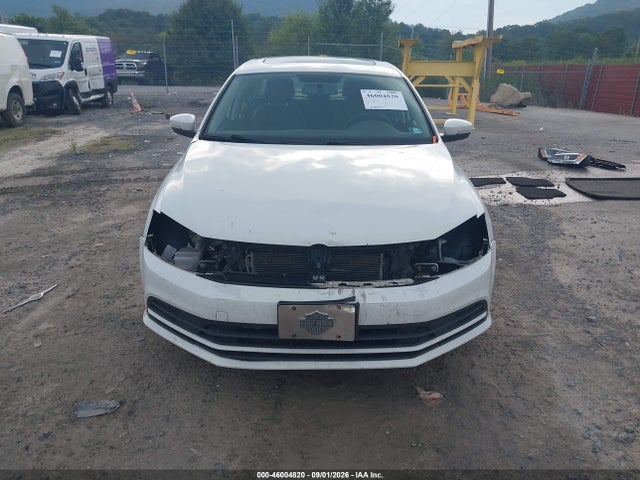 46004820 :رقم المزاد ، 3VWB67AJ0HM271119 vin ، 2017 Volkswagen Jetta 1.4t Se مزاد بيع