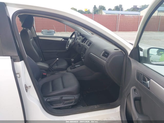46004820 :رقم المزاد ، 3VWB67AJ0HM271119 vin ، 2017 Volkswagen Jetta 1.4t Se مزاد بيع
