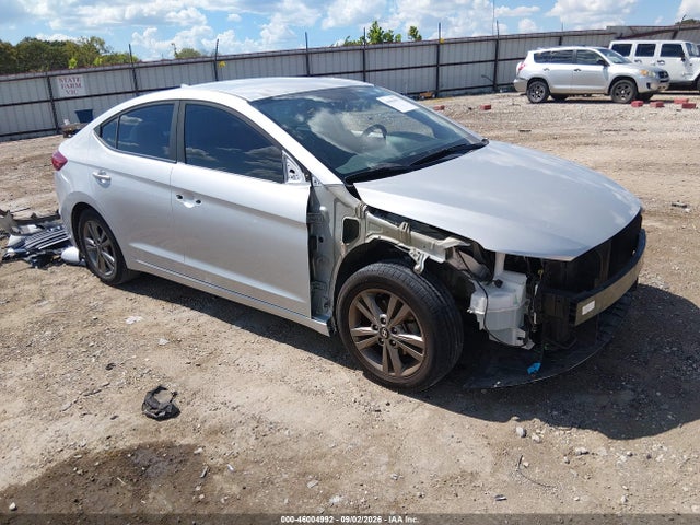 2018 5NPD84LF1JH215800 главное изображение