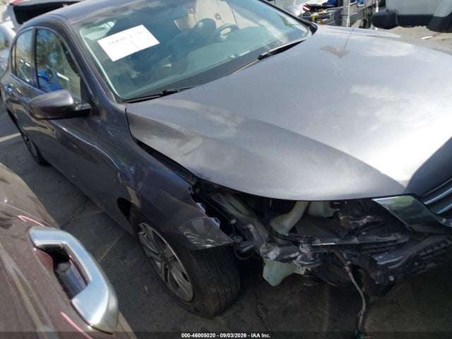 2015 1HGCR2F33FA265869 main image