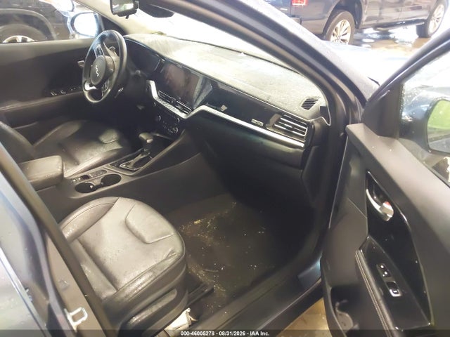 46005278 :رقم المزاد ، KNDCC3LC2N5536681 vin ، 2022 Kia Niro Touring Se مزاد بيع