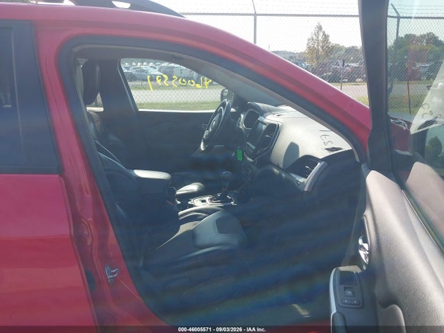 46005571 :رقم المزاد ، 1C4PJMBB4HW587443 vin ، 2017 Jeep Cherokee Trailhawk 4x4 مزاد بيع