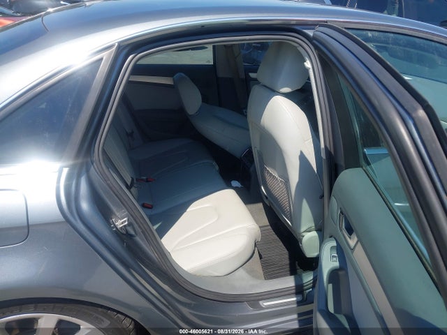 2013 Audi A4 2.0t Premium მანქანა იყიდება აუქციონზე, vin: WAUFFAFL5DN025501, აუქციონის ნომერი: 46005621