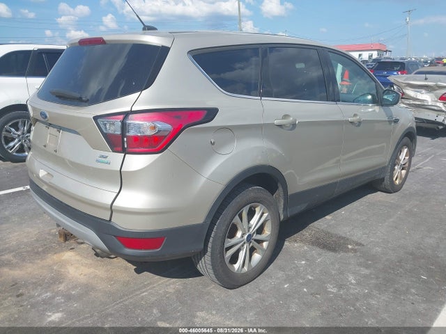 46005645 :رقم المزاد ، 1FMCU0GD7HUD50512 vin ، 2017 Ford Escape Se مزاد بيع