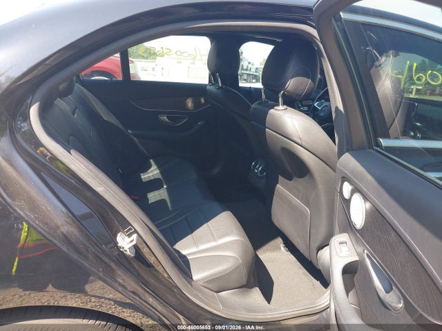 2015 Mercedes-benz C 300 Sport 4matic მანქანა იყიდება აუქციონზე, vin: 55SWF4KB5FU090172, აუქციონის ნომერი: 46005653